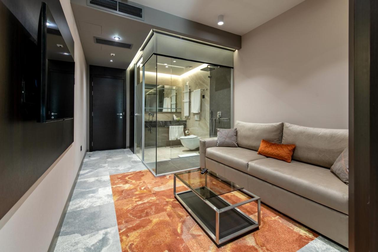 Hotel Zeneva Lux Kragujevac Kültér fotó
