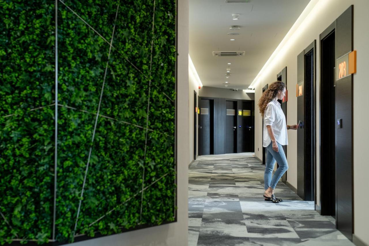 Hotel Zeneva Lux Kragujevac Kültér fotó