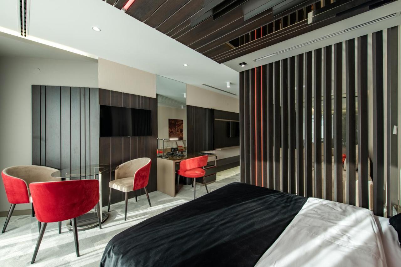 Hotel Zeneva Lux Kragujevac Kültér fotó