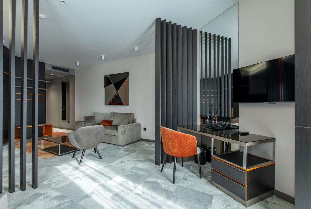 Hotel Zeneva Lux Kragujevac Kültér fotó