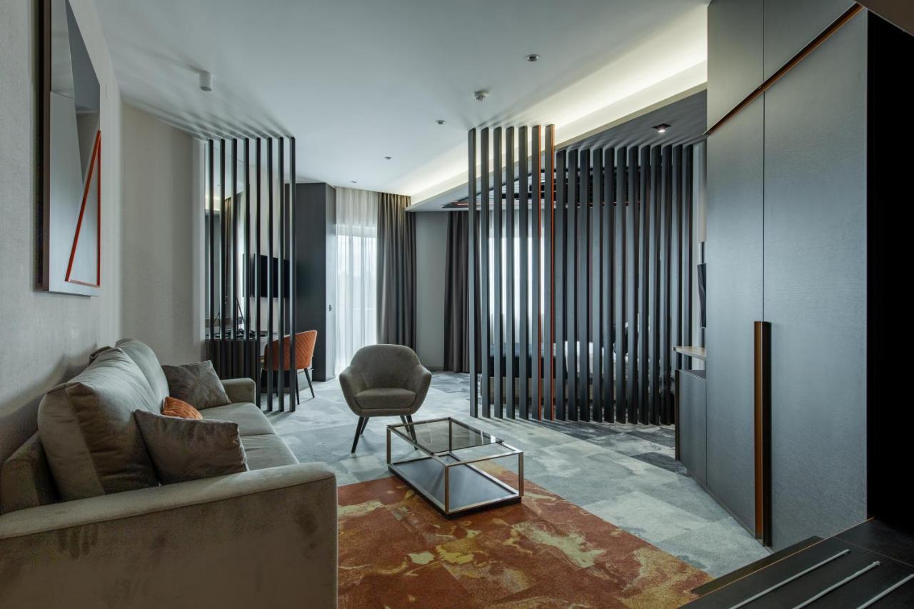 Hotel Zeneva Lux Kragujevac Kültér fotó