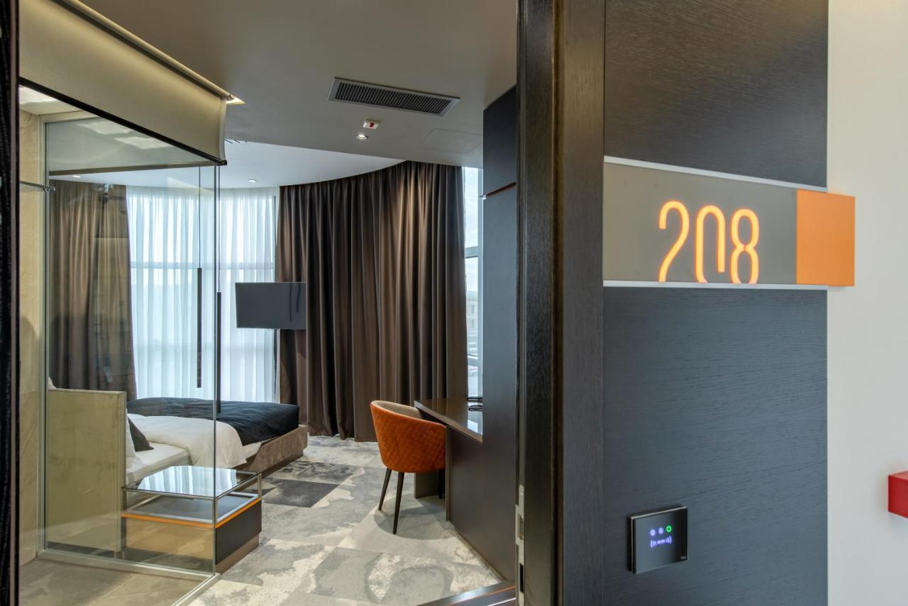 Hotel Zeneva Lux Kragujevac Kültér fotó