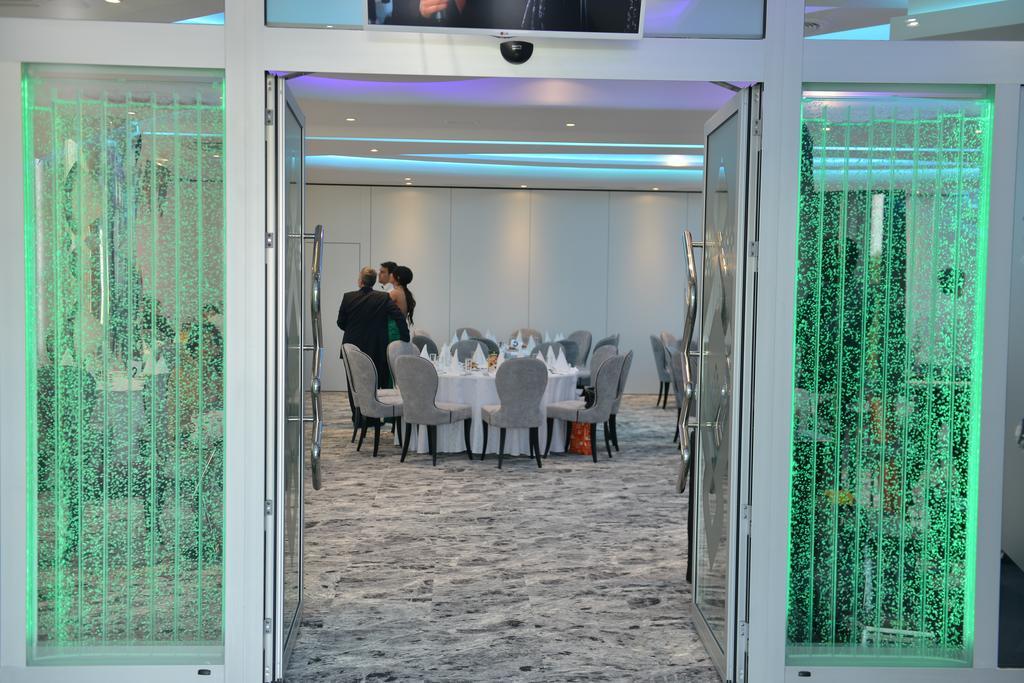 Hotel Zeneva Lux Kragujevac Kültér fotó